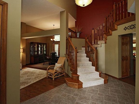 2nd image of 7428 Bramblewood Ln