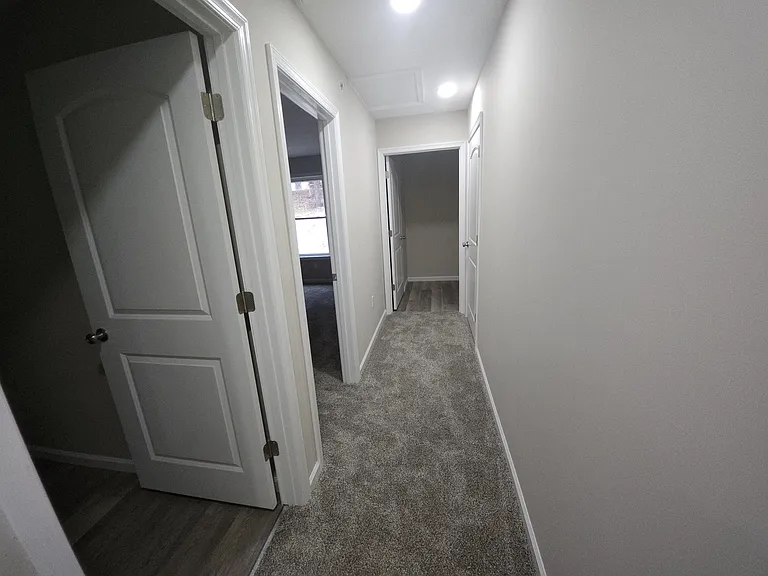1068 Lakeland Dr — Photo 21