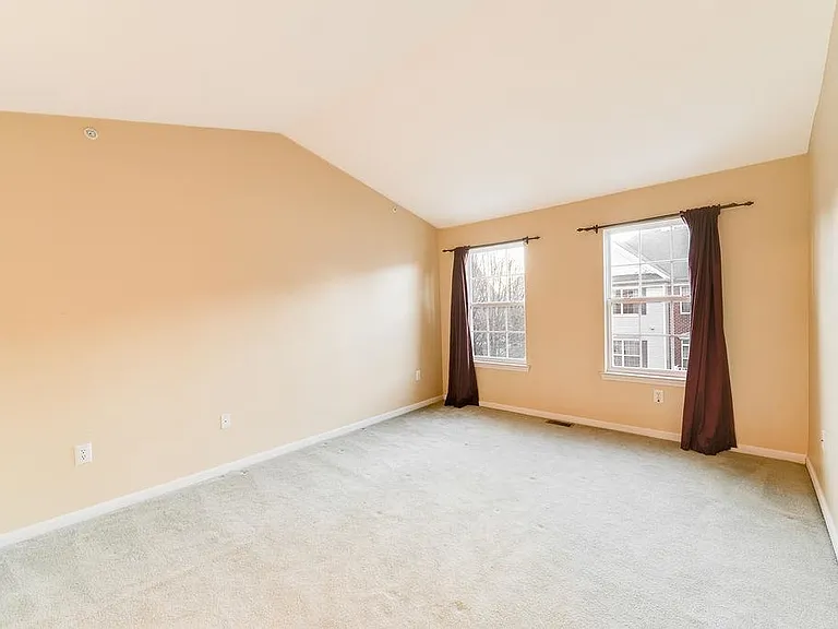 6 Carpenter Ct — Photo 12