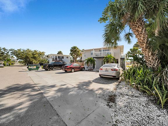 3rd image of 128 Eucalyptus Ct Unit C