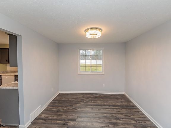5th image of 3178 Holly Dr