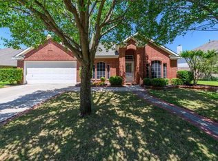 917 Circle View Ln, Denton, TX 76210