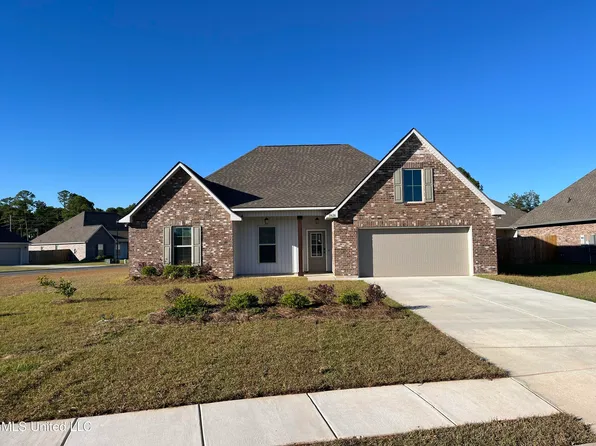 11628 Rosalie Pl, Ocean Springs, MS 39564