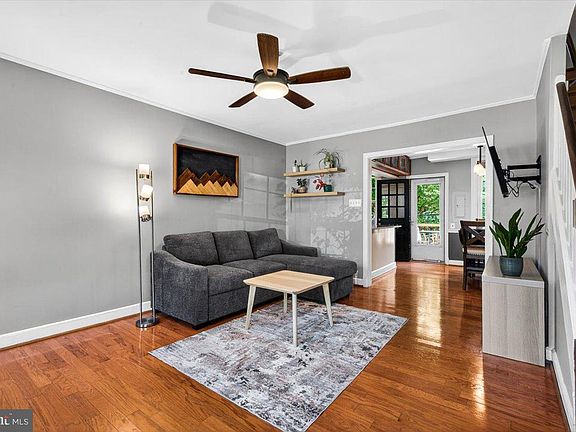 5th image of 1201 S Barton St Unit 165