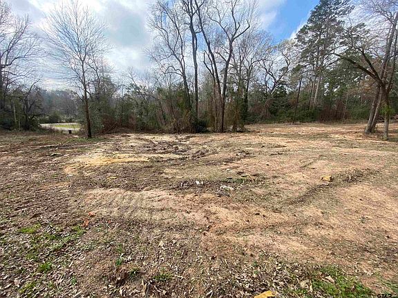 3rd image of 1044 Red Cedar Rd