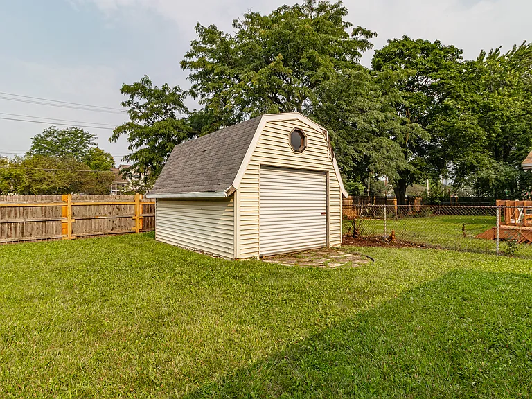 1075 Aspen Dr — Photo 21
