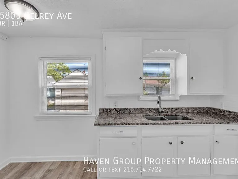 15803 Delrey Ave — Photo 9