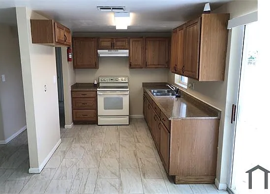 8519 N Temple Ave — Photo 3