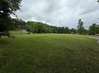 1 Drake Ridge Ln, Hayesville, NC 28904