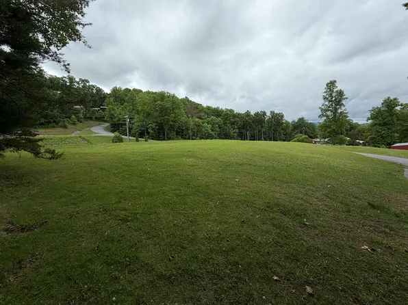 1 Drake Ridge Ln, Hayesville, NC 28904