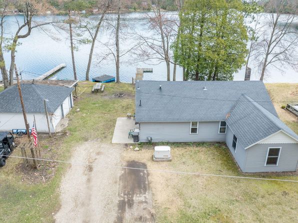 9206 W School Section Lake Dr, Mecosta, MI 49332