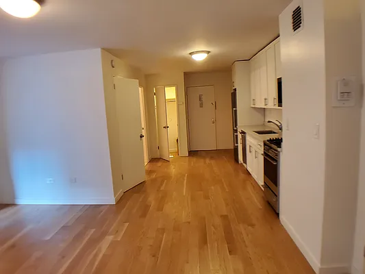 Rented by Corcoran | media 23