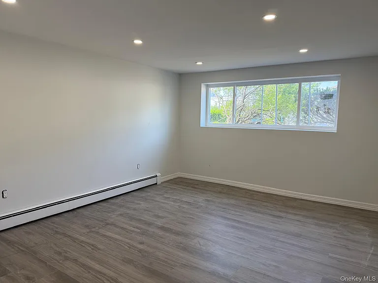 65 Florida Ave — Photo 14