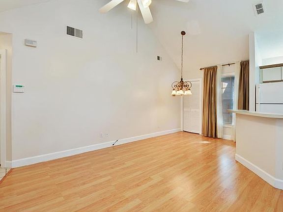 2nd image of 1407 Farrindon Cir