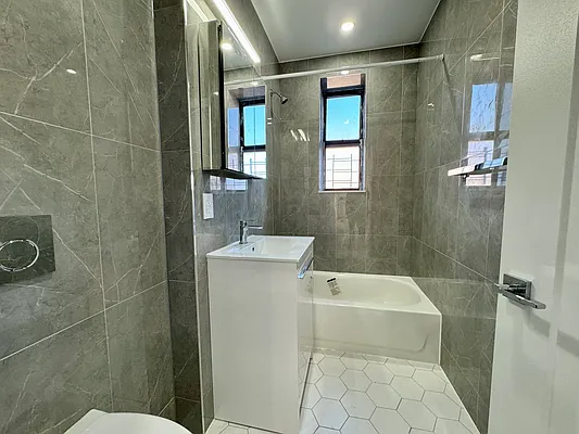 Rented by Oxford Property Group | media 5