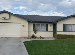 5200 Peppertree Ln, Bakersfield, CA 93309
