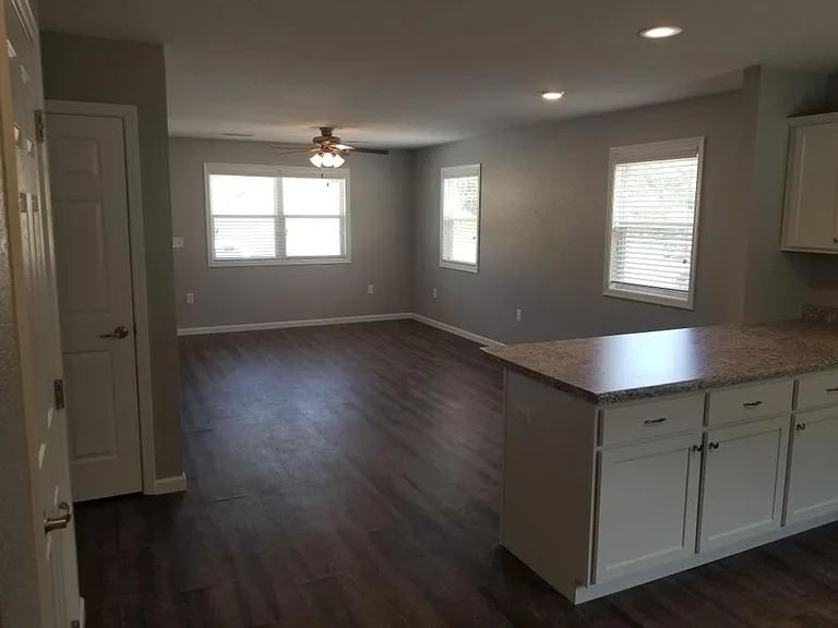 1552 Ridge Rd — Photo 5