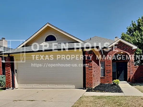 6929 Aston Dr, North Richland Hills, TX 76182