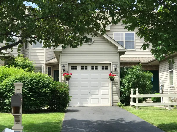 3120 Village Dr, Center Valley, PA 18034