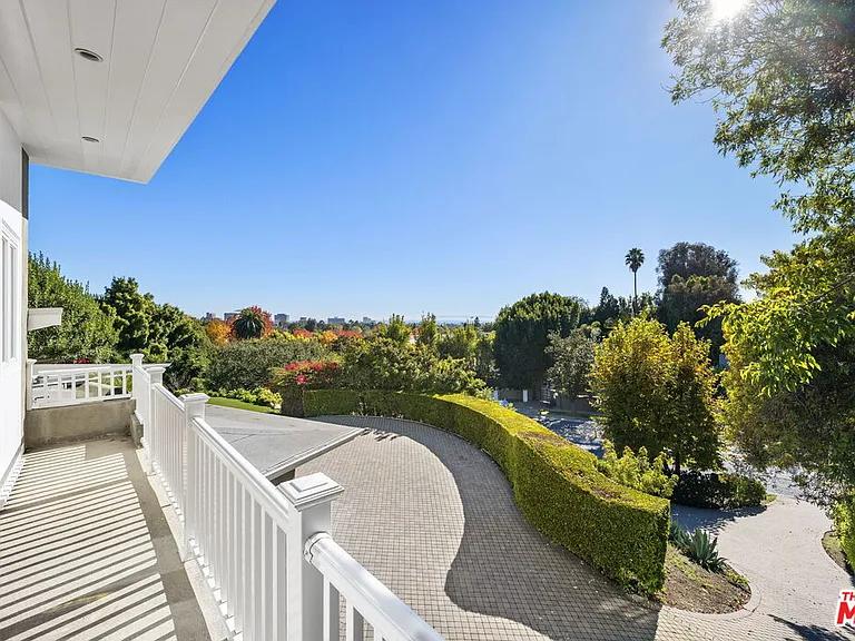 11215 W Sunset Blvd — Photo 40