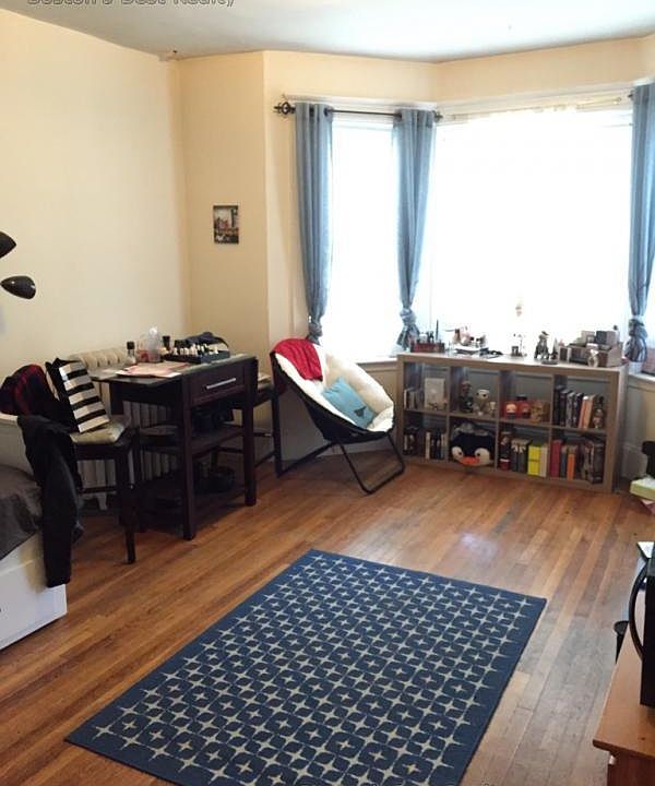 2nd image of 1318 Commonwealth Ave APT 21-A