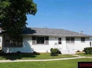 230 Cedar St, Nicollet, MN 56074