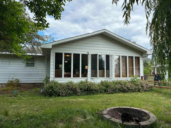 435 N Main St, Au Gres, MI 48703
