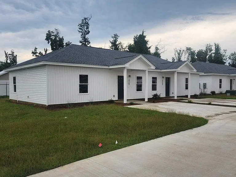 2728 Carol Ln — Photo 6