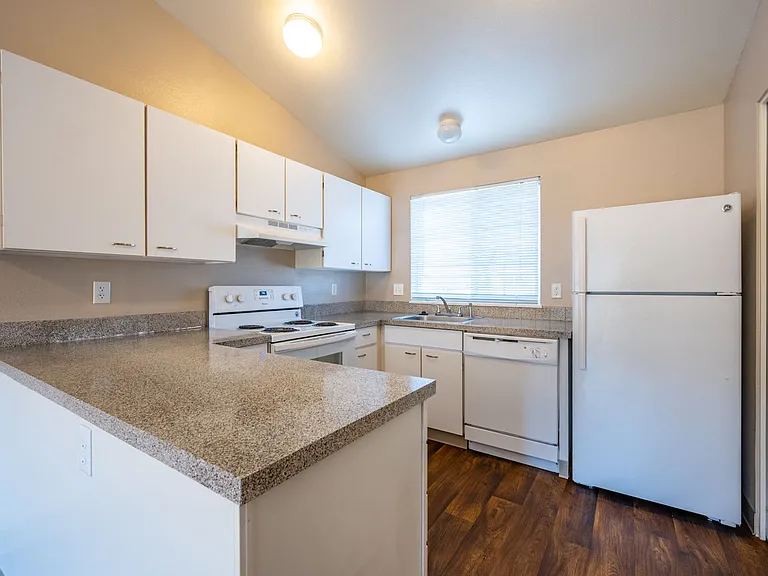 1401 N Springbrook Rd — Photo 4
