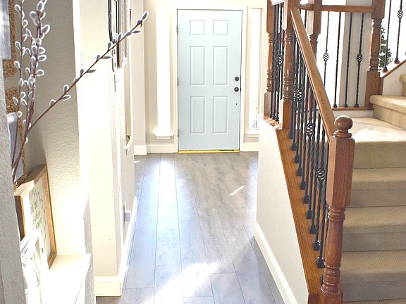 4th image of 1329 Hillcrest Dr