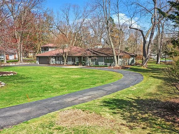 5th image of 30656 Woodside Dr