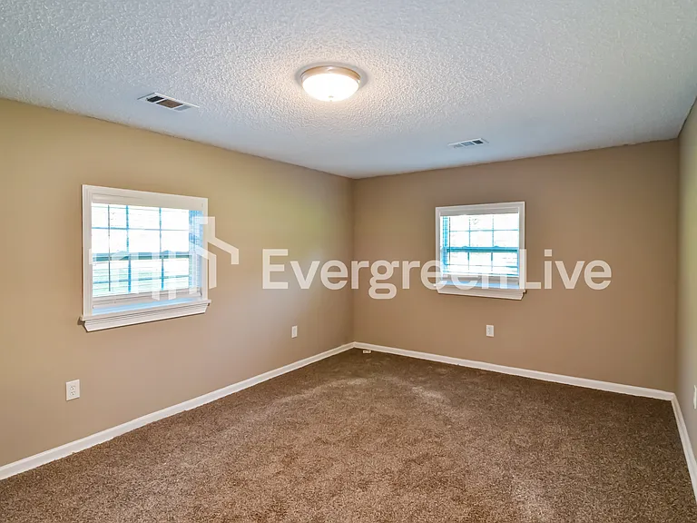 3708 Honeysuckle Rd — Photo 10