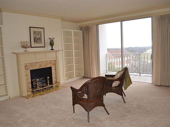 3rd image of 4924 Cobbs Dr APT 5G