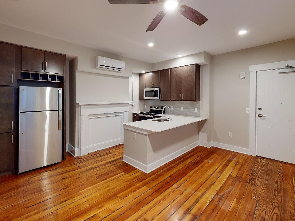 2nd image of 1200 Broadway St #422-302