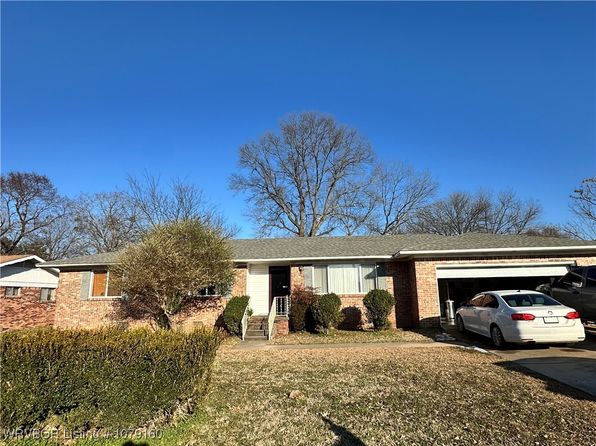 2211 S 64th St, Fort Smith, AR 72903