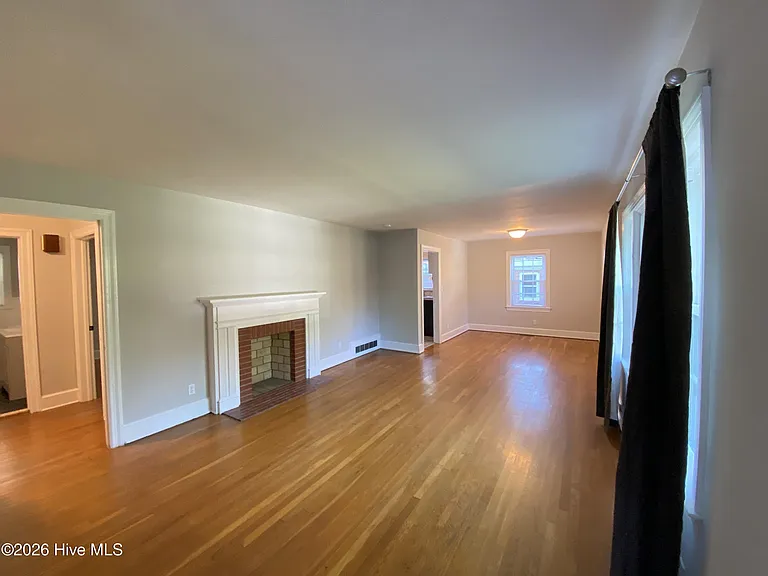 1710 S Elm St — Photo 8