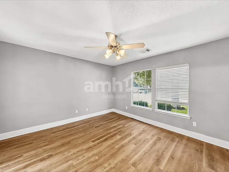 833 Lightningbug Ln — Photo 10