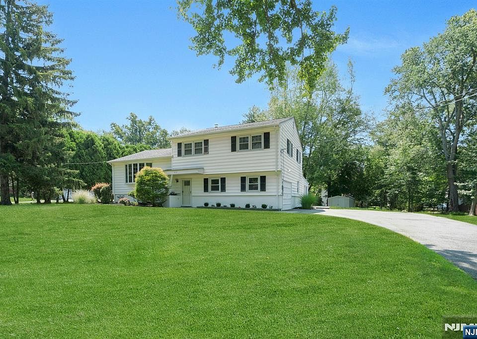 1st image of 615 Maze Rd
