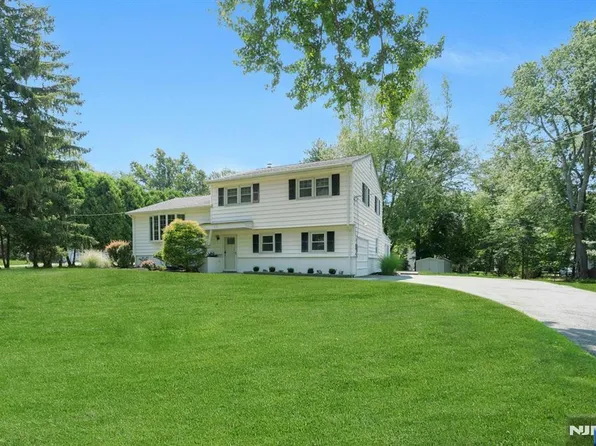 615 Maze Rd, River Vale, NJ 07675