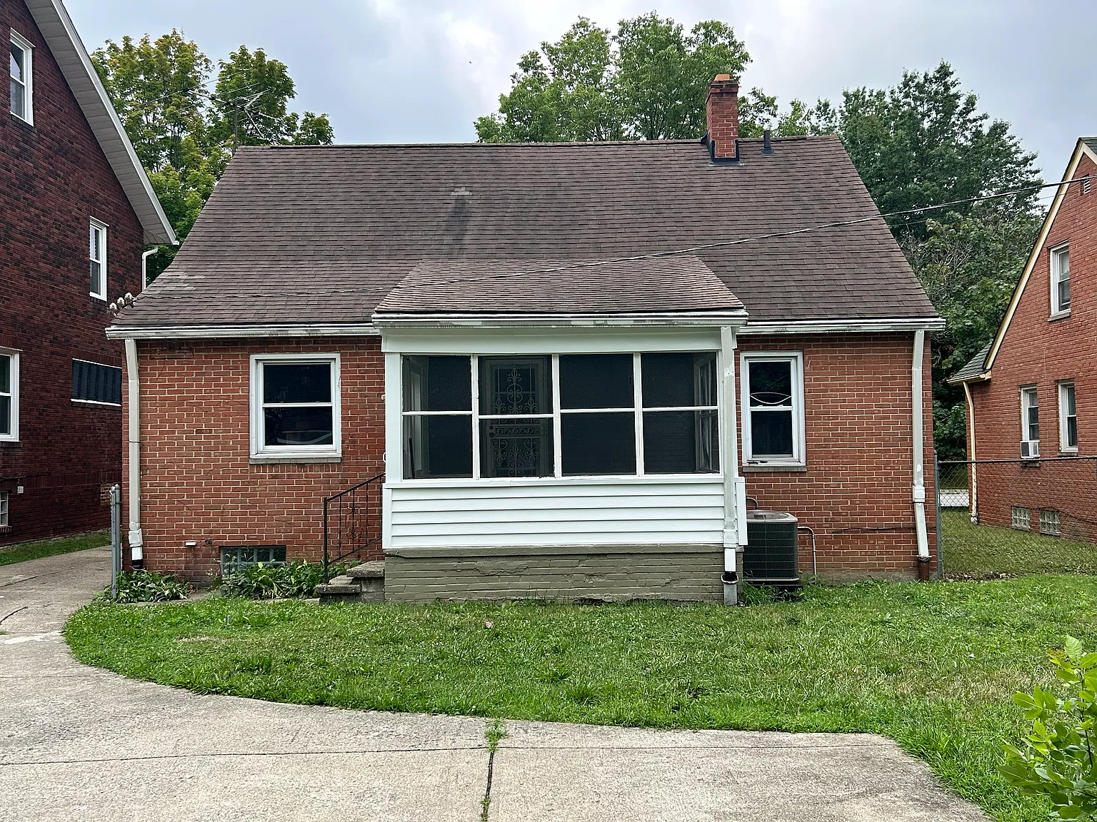 3 bed, 1892 sqft, $2,300 — Photo 3