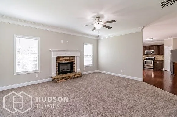 5 bed, 3.0 bath, 2622 sqft, $2,525 — Photo 3