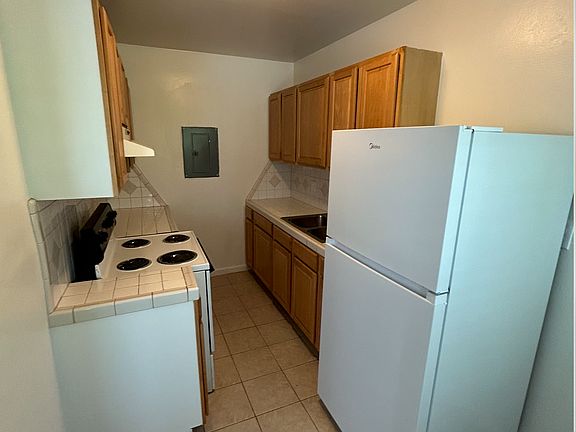 4th image of 1340 N Linden Ave APT 8
