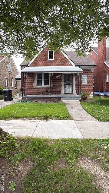1st image of 19715 Spencer St