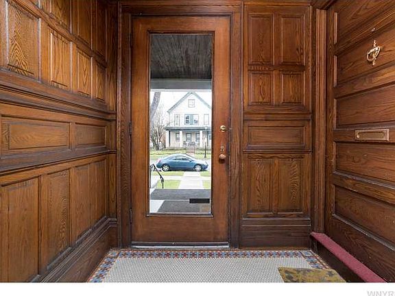 4th image of 445 Ashland Ave
