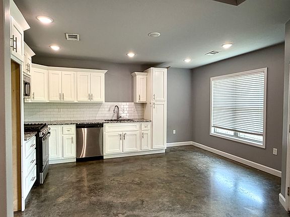 4th image of 125 Brookvale Cir