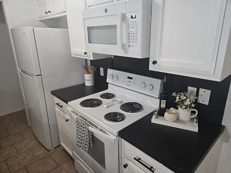 2545 E Renfro St #A — Photo 7