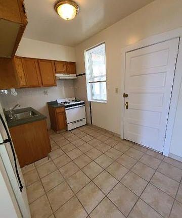 4th image of 4908 N Magnolia Ave #2E