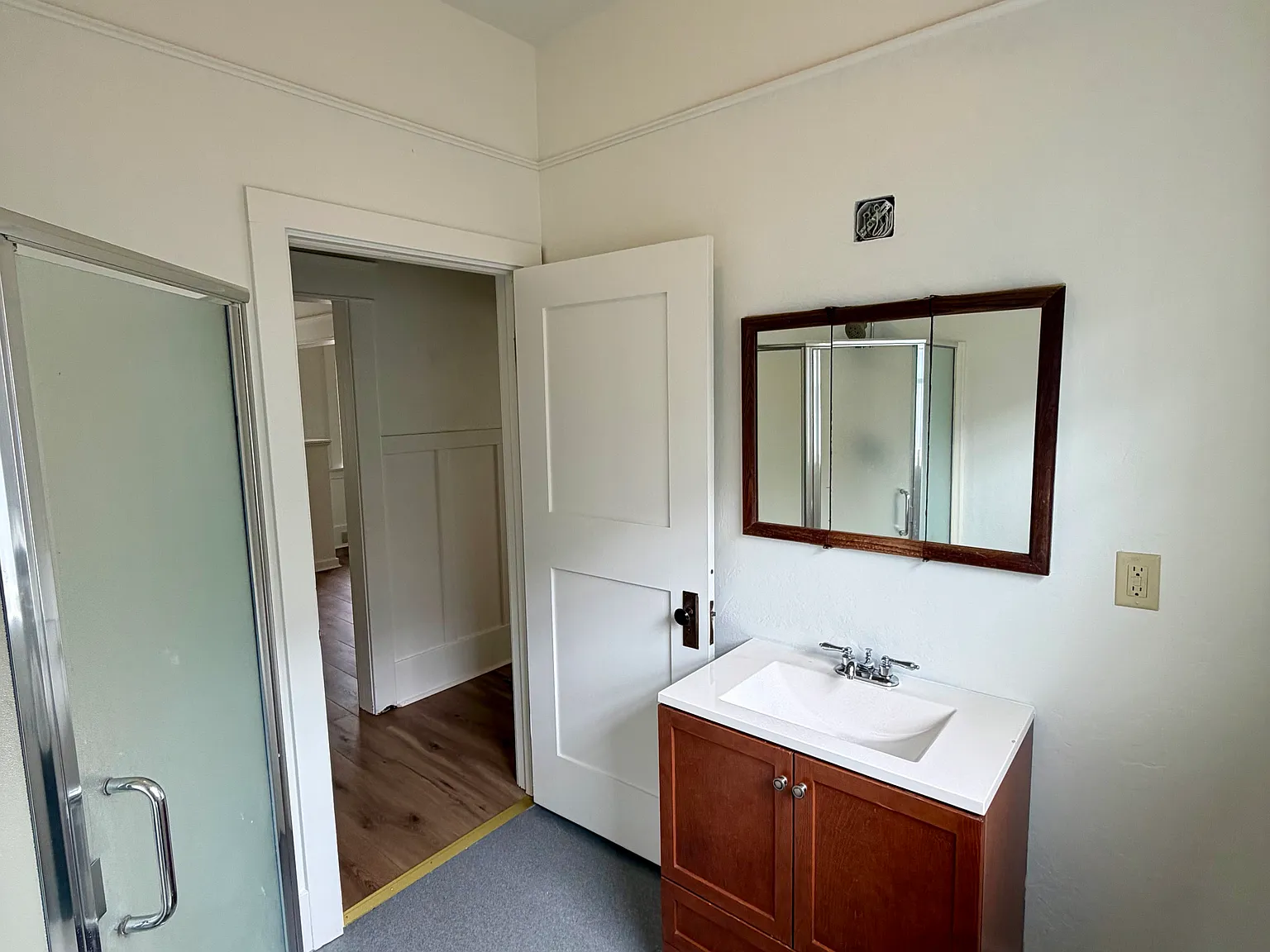 2811 E St — Photo 4