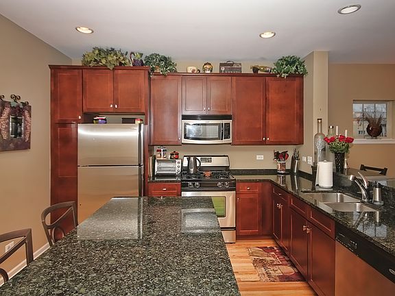 5th image of 7426 W Fullerton Ave