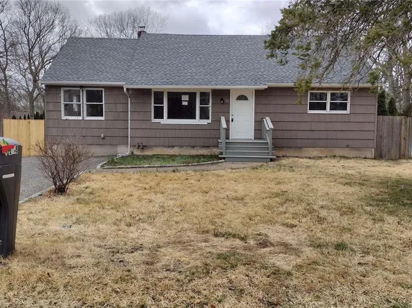 188 Madison Street, Mastic, NY 11950